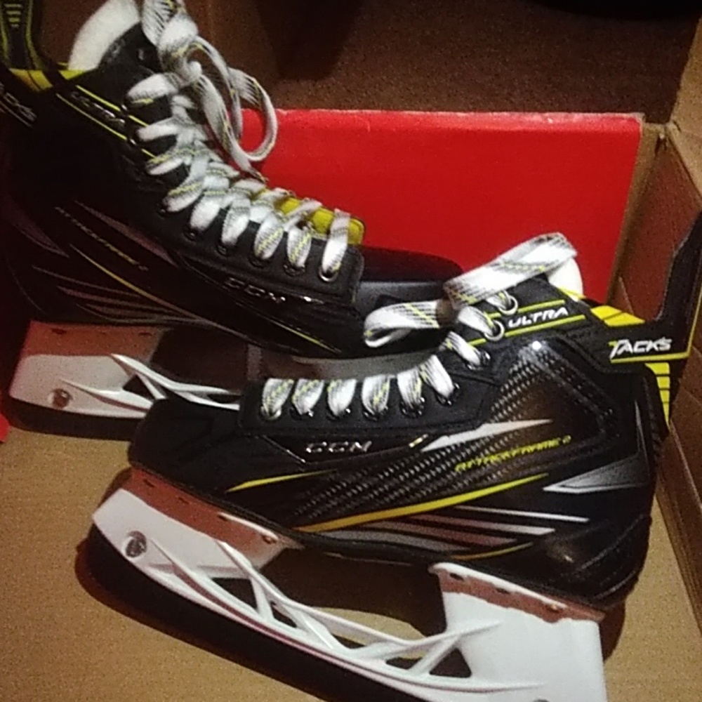 CCM Ultra Tacks - Picture 4 of 5